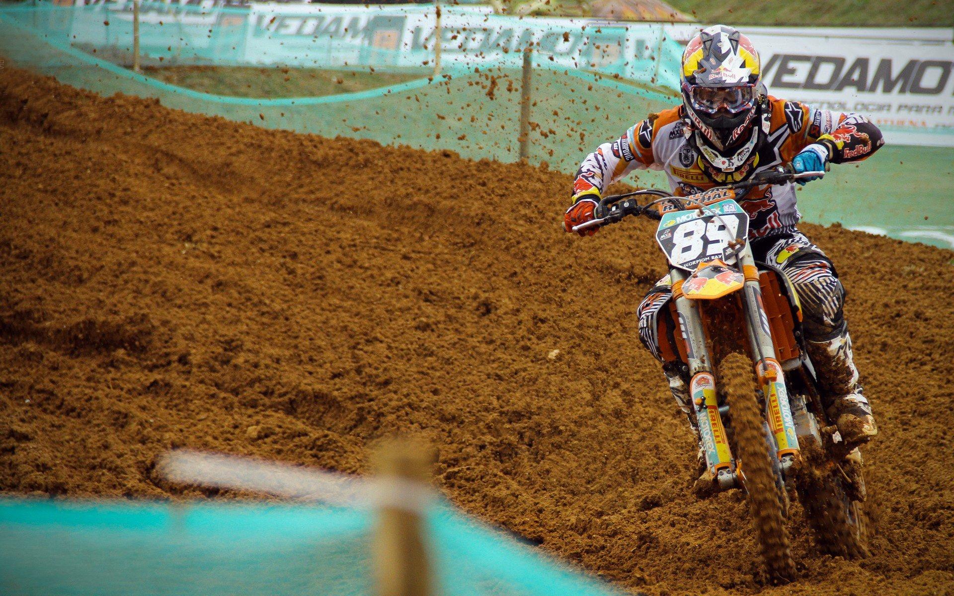 西亚绿鹰换羽阵痛，沙特新老交替陷僵局，亚足联资源倾斜再引争议