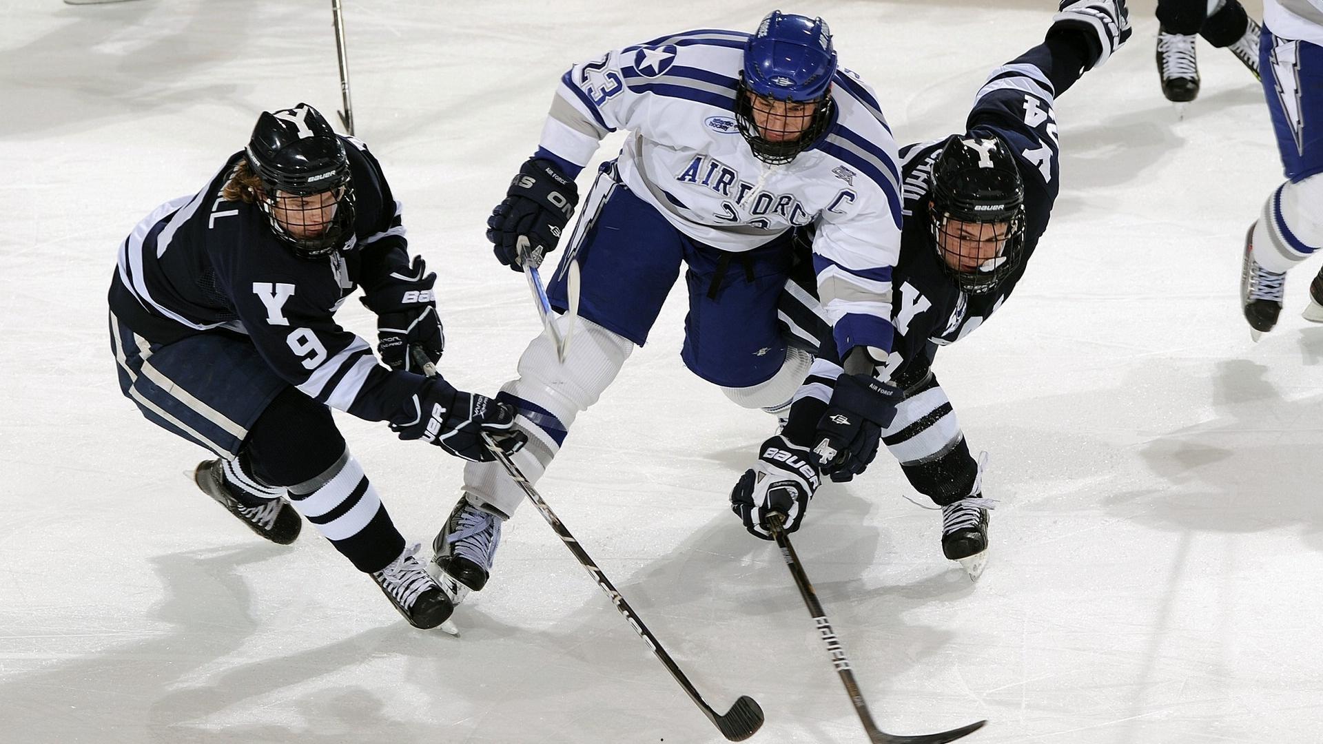 中国足协公布2026国际级裁判名单 马宁傅明领衔 新生力量崭露头角